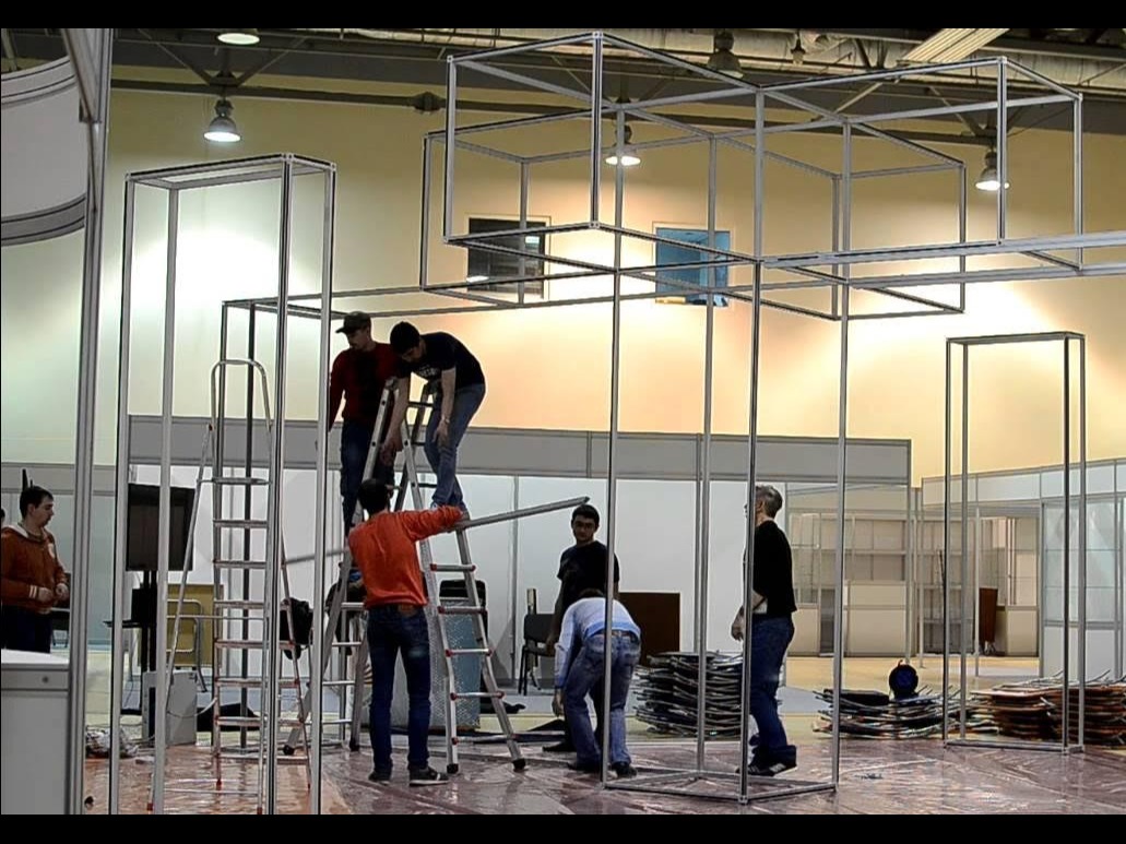 Монтаж / демонтаж стендов