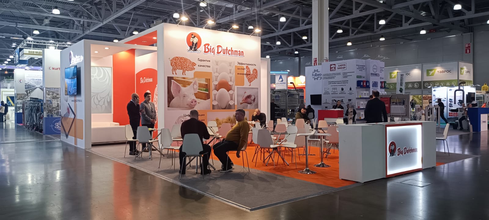 Аренда мебели для выставки